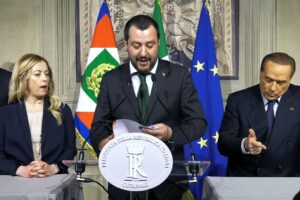 Sondaggio Tecnè, disastro Salvini: la Lega perde l’8,5% in un anno (a vantaggio di Meloni e Berlusconi)