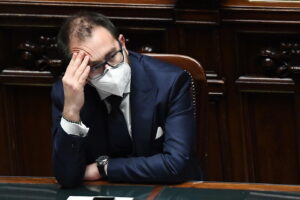 Napoli vittima di Bonafede, il ministro ha ridotto la giustizia in ginocchio