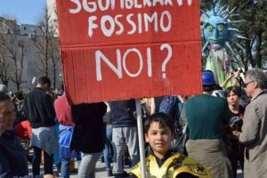Discriminazioni vecchie e nuove persistono a Napoli: “Tenere vivo il ricordo di comunità rom”