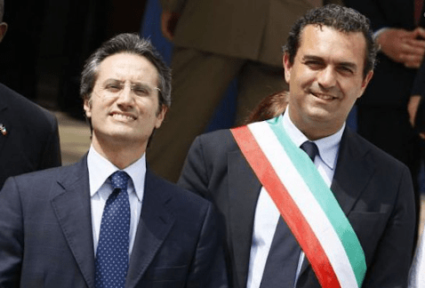 De Magistris candidato in Calabria mette in imbarazzo il centrodestra di Napoli