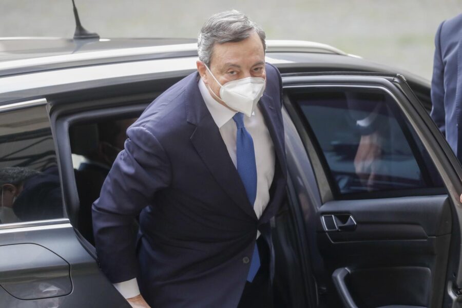 Incarico a Draghi, endorsement da Berlusconi e Di Maio apre: “M5S ha dovere di ascoltare”