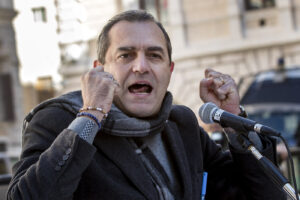 De Magistris in Calabria con la scorta del Comune: 300 euro spesi per “partorire” la candidatura a governatore