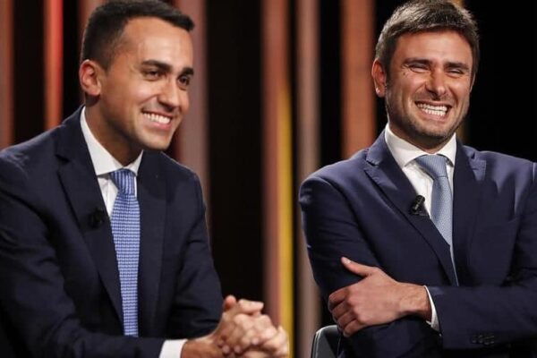 Di Maio saluta Di Battista, fine di un’era per il M5s: “Dura da accettare, non credo sia un addio”