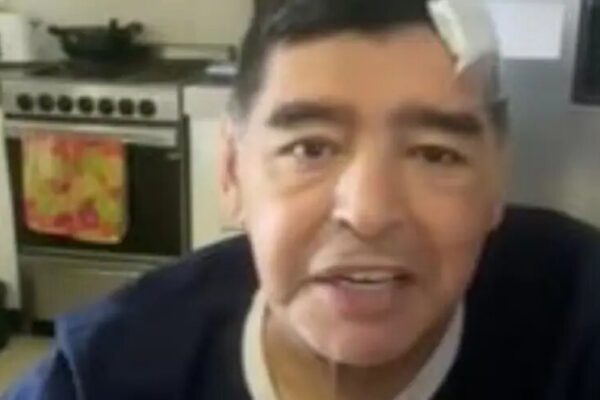 Maradona, per la morte del Pibe 8 sanitari a processo: “Lo hanno abbandonato al suo destino”