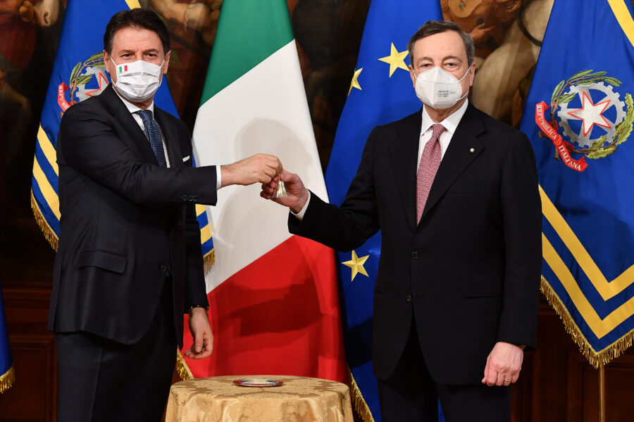 Draghi piace più di Conte agli italiani, così come il suo governo