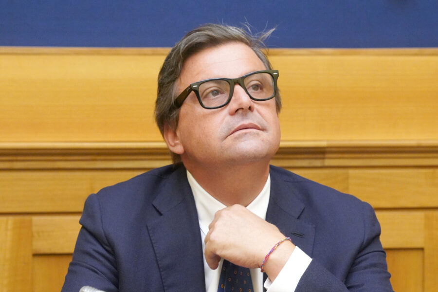 “Con Gualtieri candidato sindaco di Roma il Pd spacca la coalizione”, la rabbia di Carlo Calenda