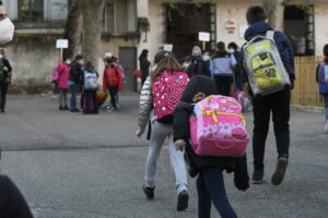 Rientro a scuola nel Lazio, centinaia di docenti assenti: “Con la Dad almeno avremmo fatto lezione”