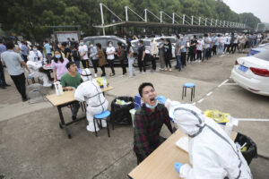 Coronavirus, il dossier OMS da Wuhan: “Diffusione non dovuta ad una fuga da laboratorio”