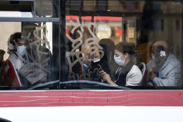 L’Italia riapre, riduciamo i rischi con i bus privati