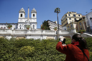 Il turismo può rilanciare gli investimenti immobiliari, così Napoli può avvicinarsi a Milano