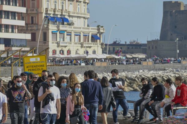 Campania, a rischio 16 milioni di turisti: albergatori chiedono vaccini e campagna marketing