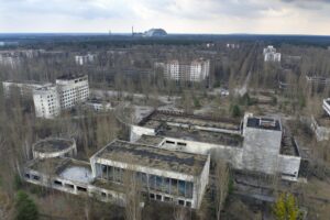 Il reattore 4 di Chernobyl si risveglia: “Reazioni di fissione come tizzoni in una barbecue”
