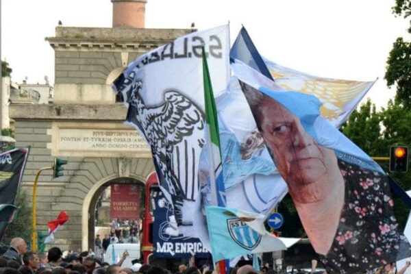 Assembramenti e scontri a Ponte Milvio: fermati 23 tifosi laziali