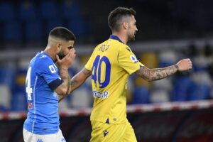 I partiti come i calciatori: silenzio stampa sui problemi veri di Napoli