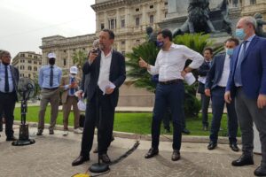Matteo Salvini e Gian Domenico Caiazza alla manifestazione per separazione delle carriere nella magistratura in Piazza Cavour., Roma.