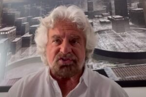 La versione di Beppe Grillo: “Conte non adatto al M5s, ho agito con il cuore”