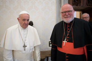 Scandalo pedofilia, il cardinale Marx si dimette e accusa: “Chiesa a un punto morto, è un fallimento istituzionale”
