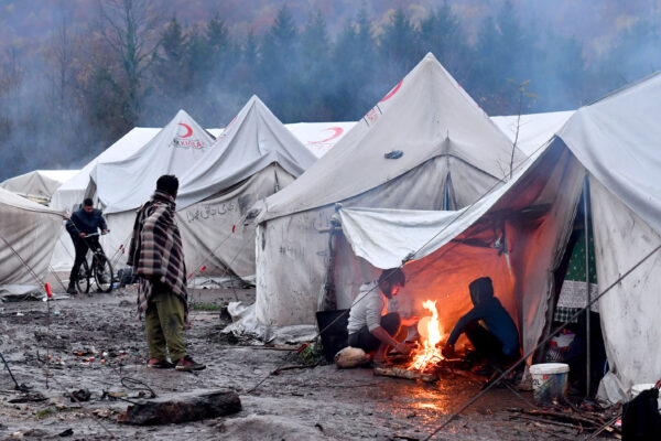 Campo di Lipa, migliaia di migranti ancora rinchiusi nel ghetto bosniaco