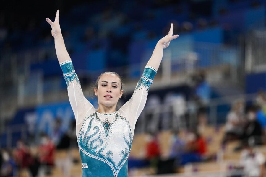 Chi è Vanessa Ferrari, la ginnasta medaglia d’Argento nel corpo libero alle Olimpiadi di Tokyo