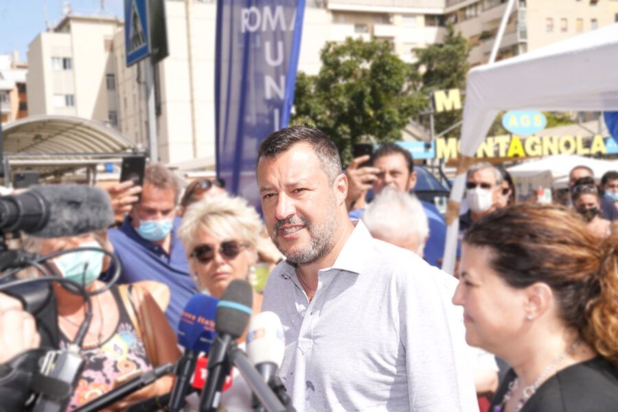 Cosa c’è dietro la nuova strategia di Salvini, di lotta e di governo