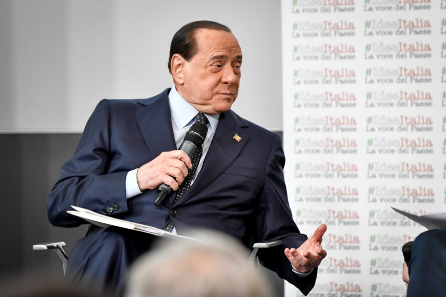“Vivo o morto Berlusconi va condannato”, la persecuzione senza fine del partito dei Pm