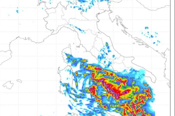 Vortice mediterraneo in arrivo sul Sud Italia, piogge e venti sulla Campania