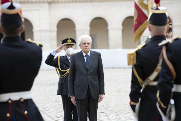 Giù le mani da Mattarella, il Quirinale non è a noleggio