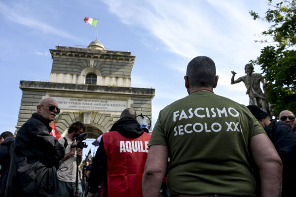 Chi sono i nuovi fascisti: vecchi, irrazionali e depressi