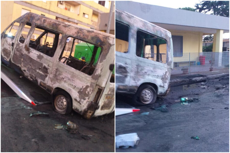 “La camorra ha bruciato i furgoni dei bambini ma noi non molliamo”, al via la raccolta fondi per ricomprarli