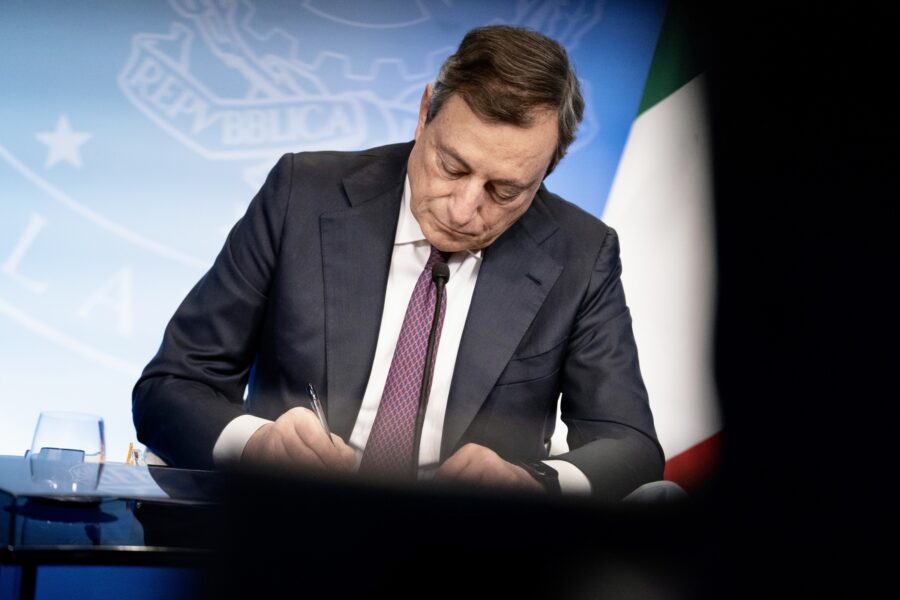 Foto Filippo Attili/Palazzo Chigi/LaPresse 10-12-2021 – Roma, ItaliaPolitica Il Presidente Mario Draghi partecipa in videoconferenza al Democracy Summit 2021.DISTRIBUTION FREE OF CHARGE – NOT FOR SALE – Obbligatorio citare la fonte LaPresse/Palazzo Chigi/Filippo Attili