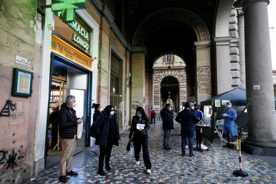 Quarantena per i vaccinati, Governo apre a modifiche: pressing contro il rischio paralisi del Paese