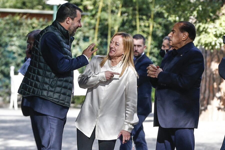 Berlusconi trama per il Quirinale, Salvini e Meloni messi a dura prova dalla strategia del Cav