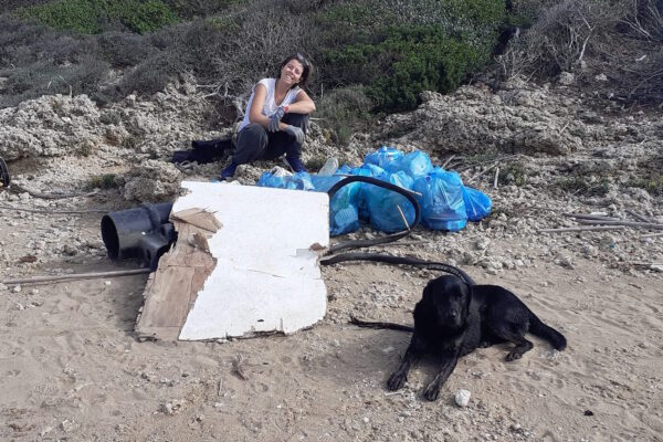 L’Eco-Professoressa che pulisce le spiagge d’Europa