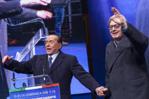 Sgarbi e i ‘bunga bunga’ di Berlusconi: “Sempre presente, mai visto schiave ma i pm non vogliono ascoltarmi, hanno paura”