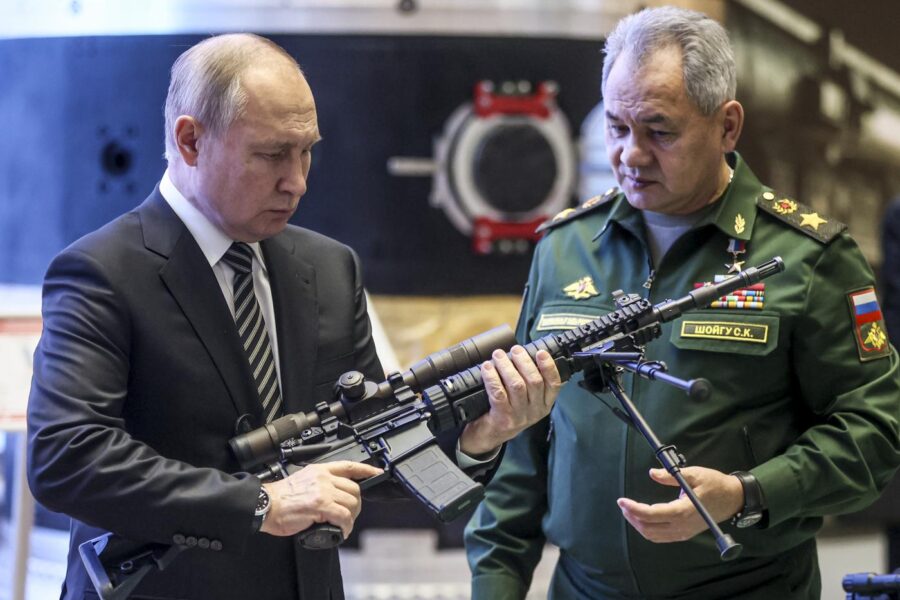 Il giallo di Sergei Shoigu, sparito nel nulla il ministro fedelissimo di Putin: ha una delle chiavi nucleari