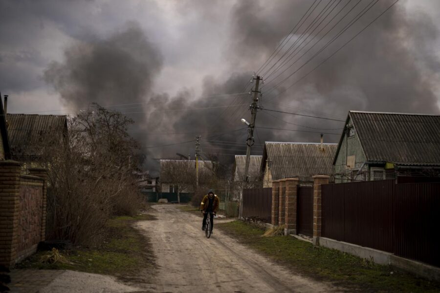 Cosa sono le armi chimiche e biologiche, l’accusa Usa: “La Russia presto potrebbe usarle in Ucraina”