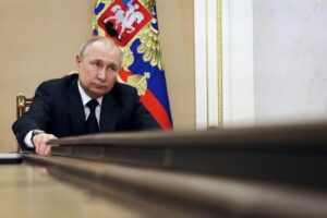 “La guerra distruggerà Putin e il suo sistema”, la previsione sul futuro della Russia del dissidente Dolin