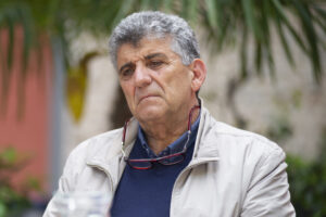 “Le armi non sono la strada, ho curato per una vita vittime di guerra”, intervista a Pietro Bartolo