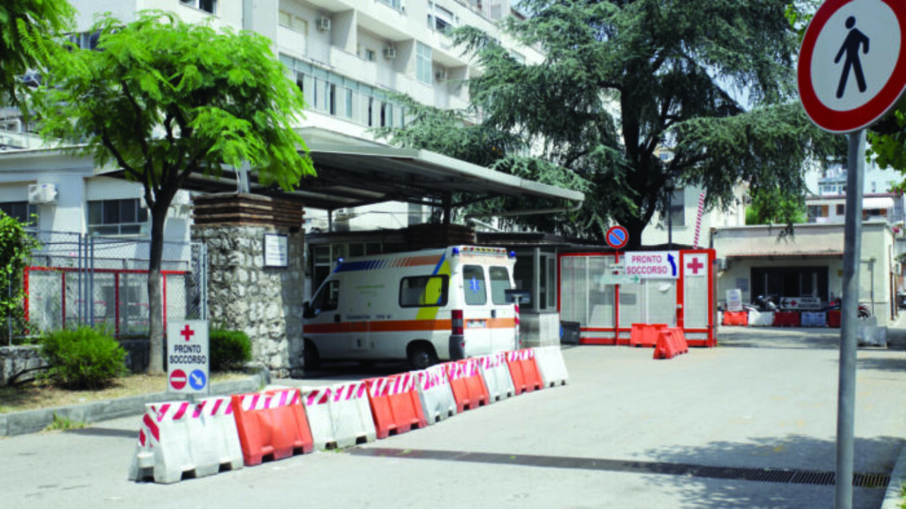 Il video del sesso in ospedale tra medico e infermiera, vendetta e gogna  dopo tre anni: 