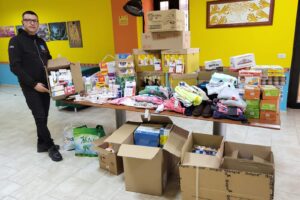 Don Merola risponde al grido dei bimbi ucraini e dona medicine e cibo