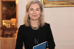 Il sindacato sconfessa l’ex diplomatica Elena Basile: “Non è mai stata ambasciatrice, getta ombra sul ministero”