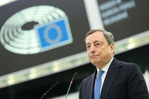 Draghi scuote l’Ue: “Basta unanimità, ora federalismo pragmatico”