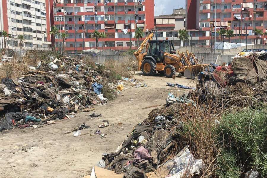 Giallo nel parco della Marinella, trovato un cadavere: era in avanzato stato di decomposizione