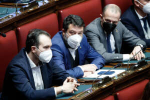 Elezioni, rissa anche a destra: Salvini piazza la squadra di governo, per Lega e FI tanti da tenere fuori
