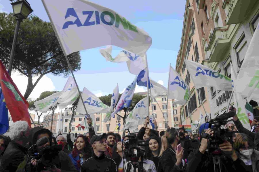 “Serve una nuova classe dirigente per Napoli”, intervista a Luciano Crolla (Azione)