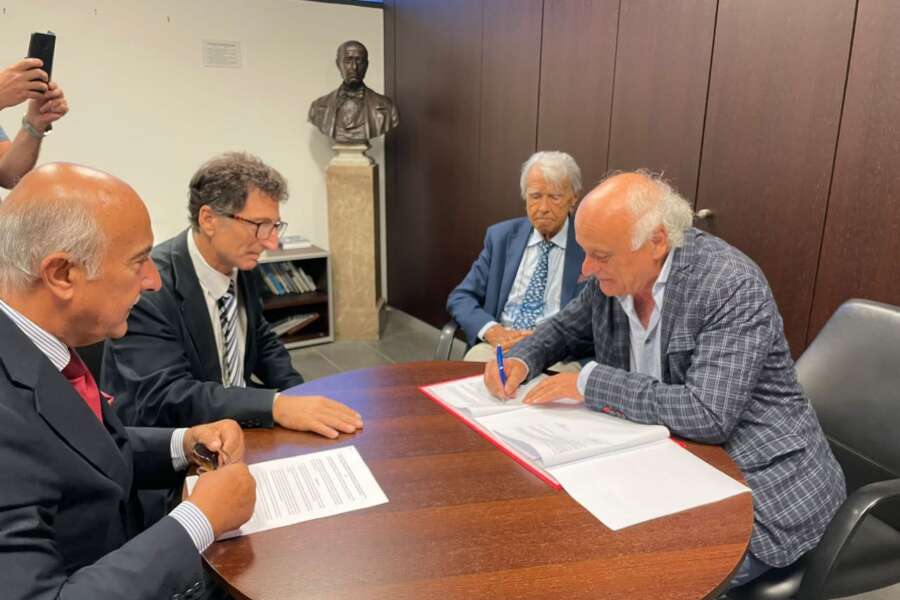 Crisi economica, firmato il protocollo d’intesa tra Ordine avvocati di Napoli e Federconsumatori