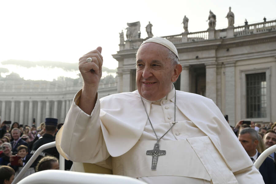 Papa Francesco strumentalizzato: che faccia tosta chi lo mette tra gli anti migranti