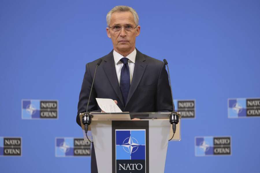 Nato, Stoltenberg confermato segretario fino a ottobre 2024