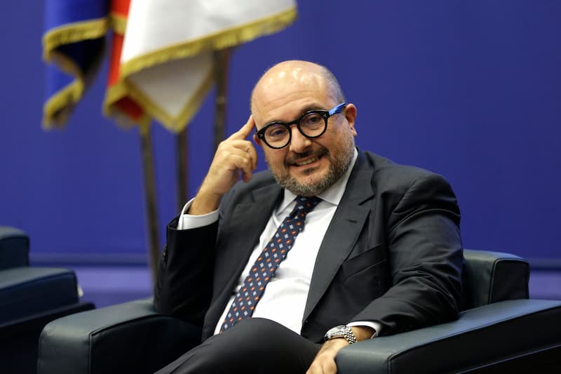 L’italianissimo ministro Sangiuliano: “Abuso termini anglofoni è snobismo molto radical chic”