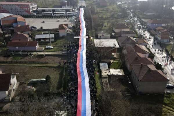 Alta tensione tra Serbia e Kosovo, l’esercito di Belgrado in stato di massima allerta